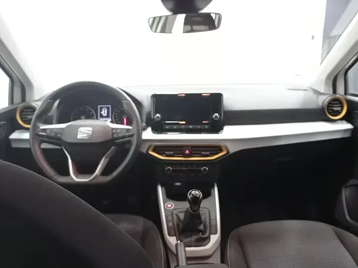 Usado Seat Arona Style 115 CV (84 kW) 2025 Blanco SUV