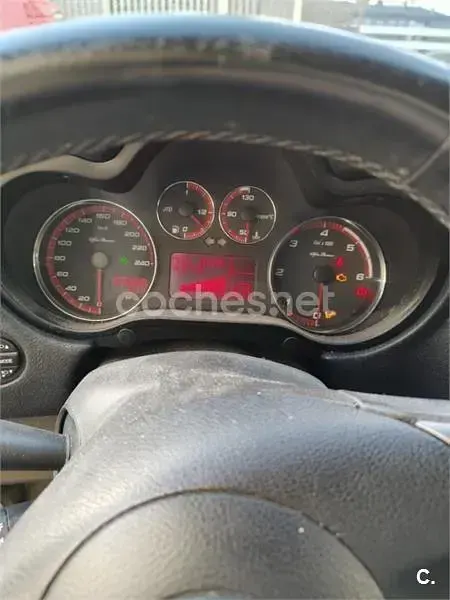 Usado Alfa Romeo 147 120 CV (88 kW) 2006 Rojo Utilitario
