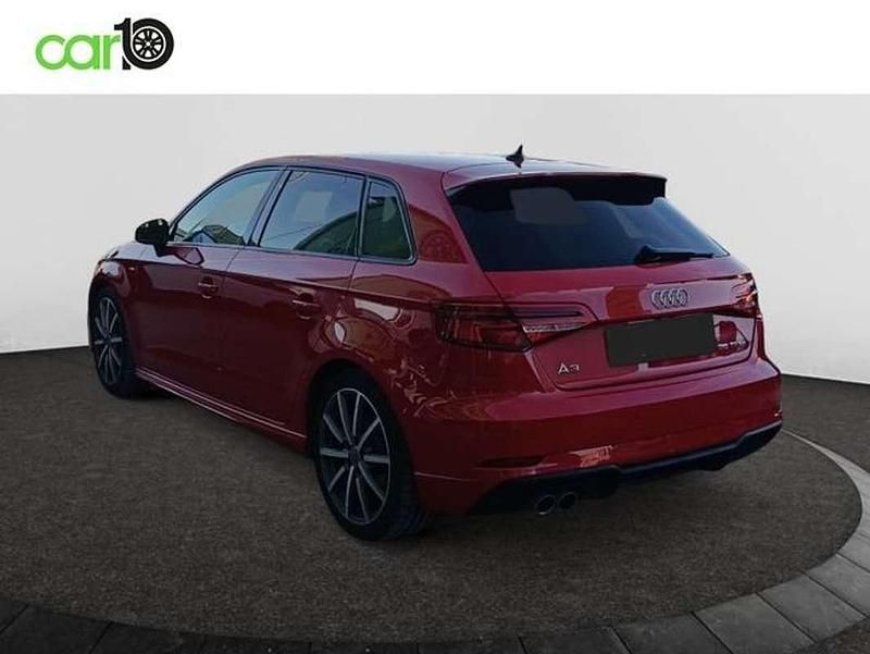 Usado Audi A3 Sportback Premium 150 CV (110 kW) 2019 Rojo Utilitario