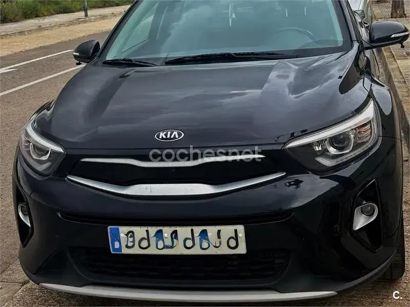 Käytetty Kia Stonic 100 HP (73 kW) 2019 Musta Katumaasturi