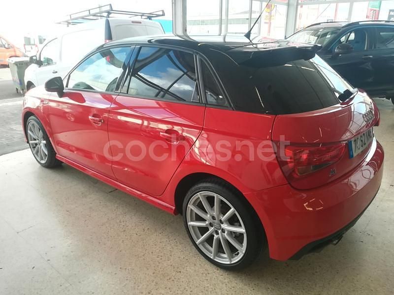 Usado Audi A1 Sportback Attraction 95 CV (69 kW) 2018 Rojo Utilitario