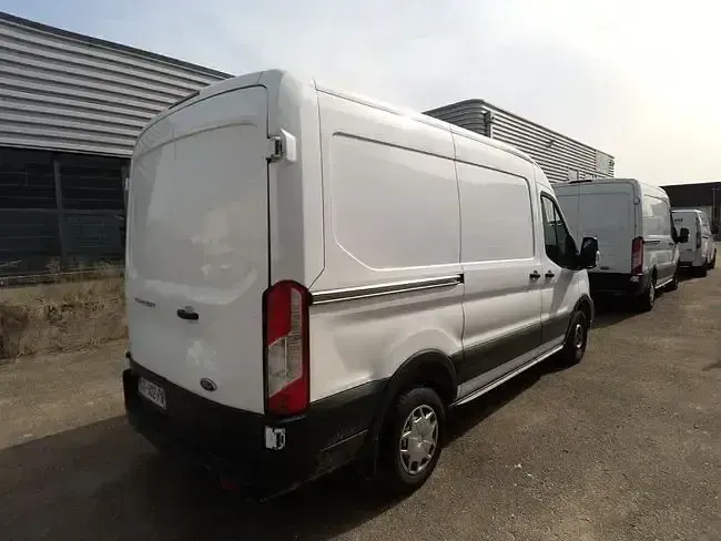 Usado Ford Transit 130 CV (95 kW) 2022 Blanco Berlina