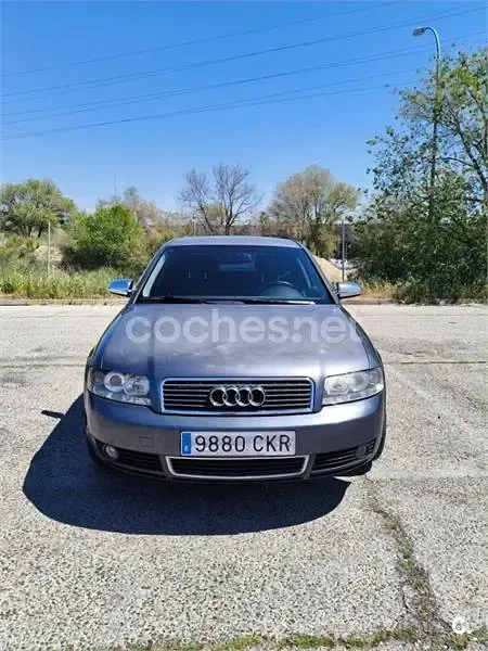 Usado Audi A4 163 CV (119 kW) 2003 Gris / plata Berlina