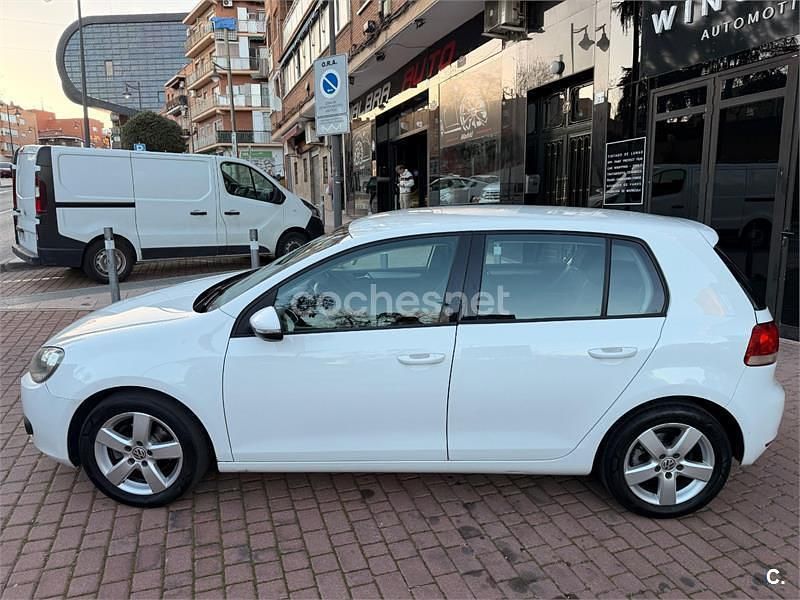 Usado VW Golf VII Advance 105 CV (77 kW) 2012 Blanco Berlina
