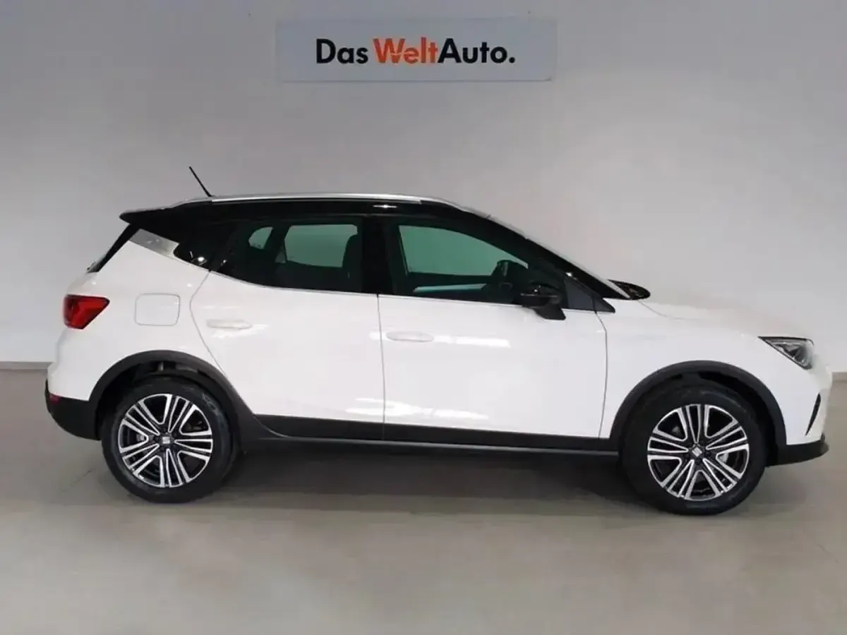 Usado Seat Arona FR 116 CV (85 kW) 2025 Blanco SUV