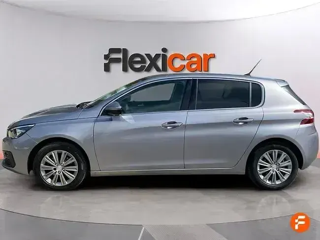 Usado Peugeot 308 Active 130 CV (95 kW) 2021 Gris