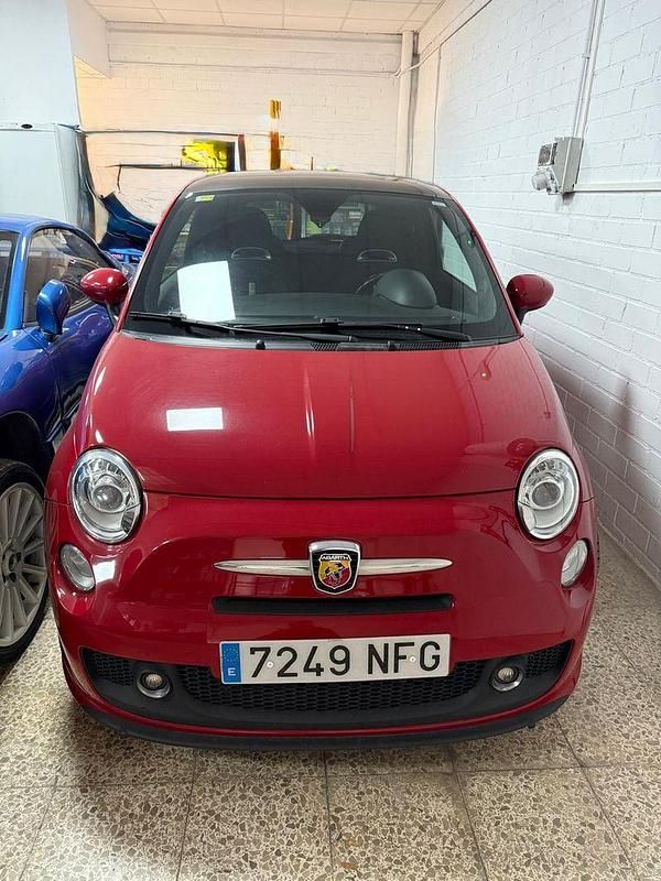 Usado Abarth 500 135 CV (99 kW) 2014 Rojo