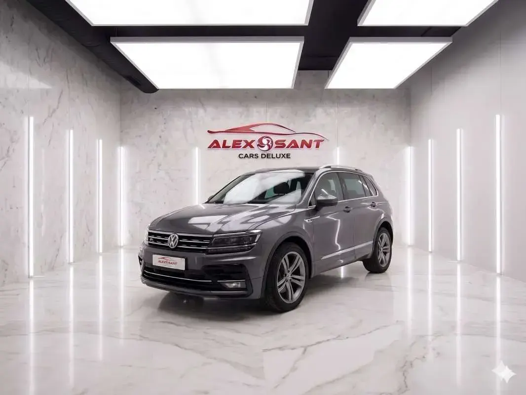 Usado VW Tiguan Allspace Sportline 150 CV (110 kW) 2019 Gris SUV