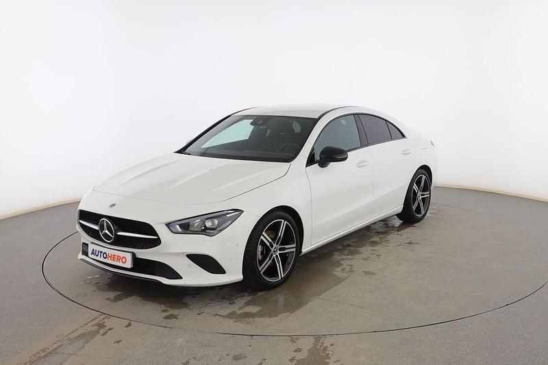 Usado Mercedes CLA180 Progressive 136 CV (100 kW) 2023 Blanco Berlina