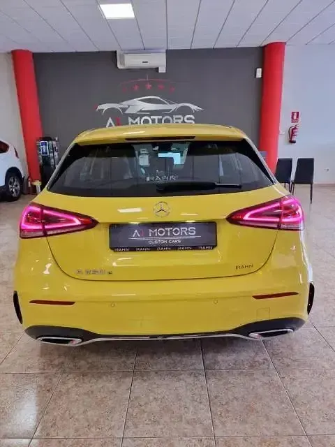 Usado Mercedes A250 224 CV (164 kW) 2020 Amarillo