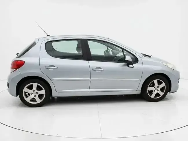 Usado Peugeot 207 92 CV (67 kW) 2010 Azul Utilitario