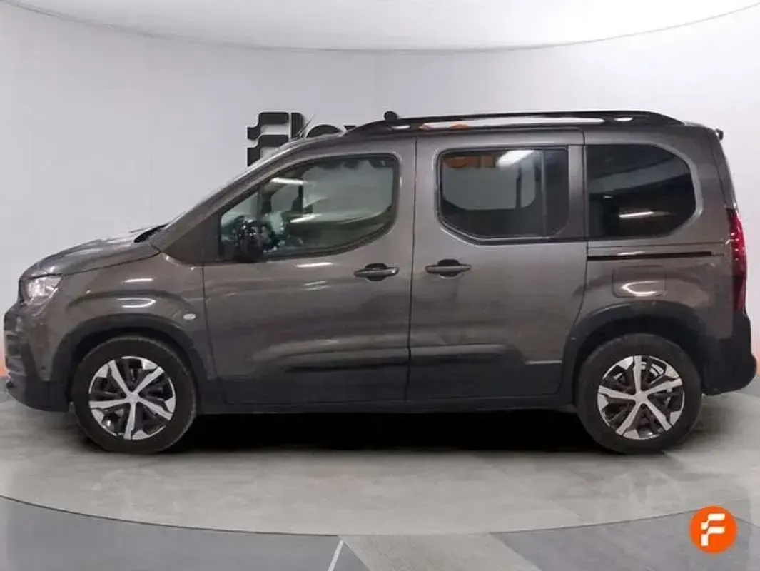 Usado Peugeot Rifter GT 131 CV (96 kW) 2021 Gris Monovolumen