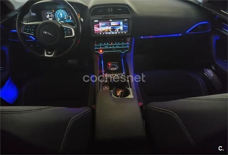 Usado Jaguar F-Pace R-Sport 180 CV (132 kW) 2016 Negro SUV