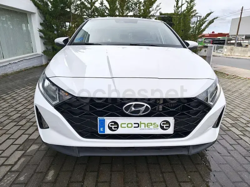 Usado Hyundai i20 100 CV (73 kW) 2021 Blanco Utilitario