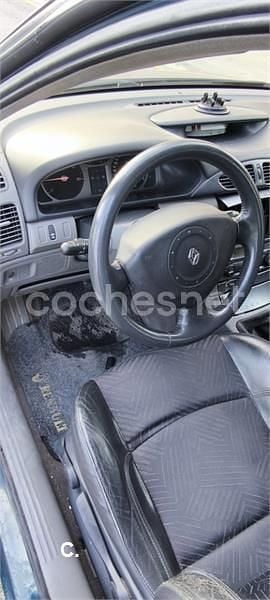 Usado Renault Laguna GrandTour Expression 120 CV (88 kW) 2002 Verde Familiar