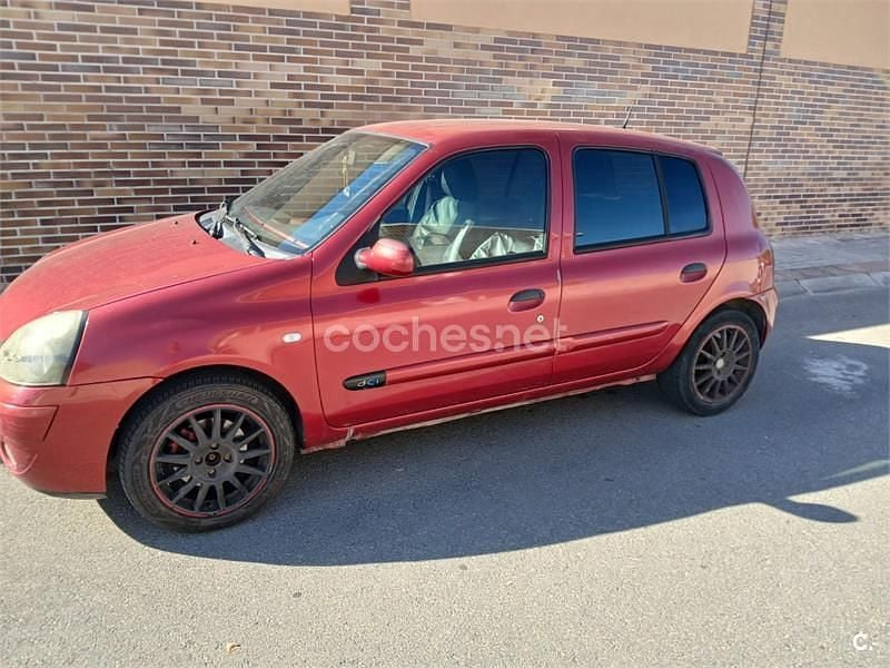 Granate Usado 2005 Renault Clio II Dynamique Berlina | 1000 € (Buen precio) - Imagen 1/2