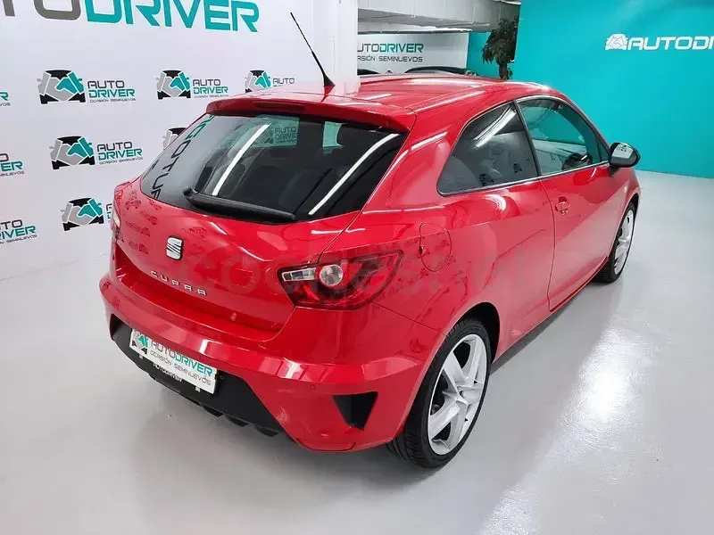Usado Seat Ibiza SC CUPRA 180 CV (132 kW) 2012 Rojo Utilitario