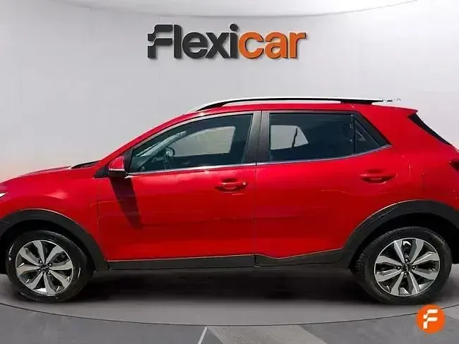 Usado Kia Stonic 100 CV (73 kW) 2024 Rojo SUV