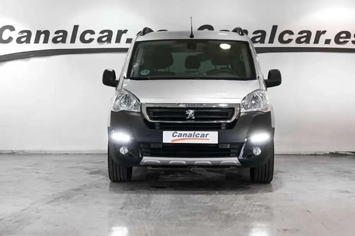 Usado Peugeot TePee Outdoor 99 CV (72 kW) 2018 Gris Van