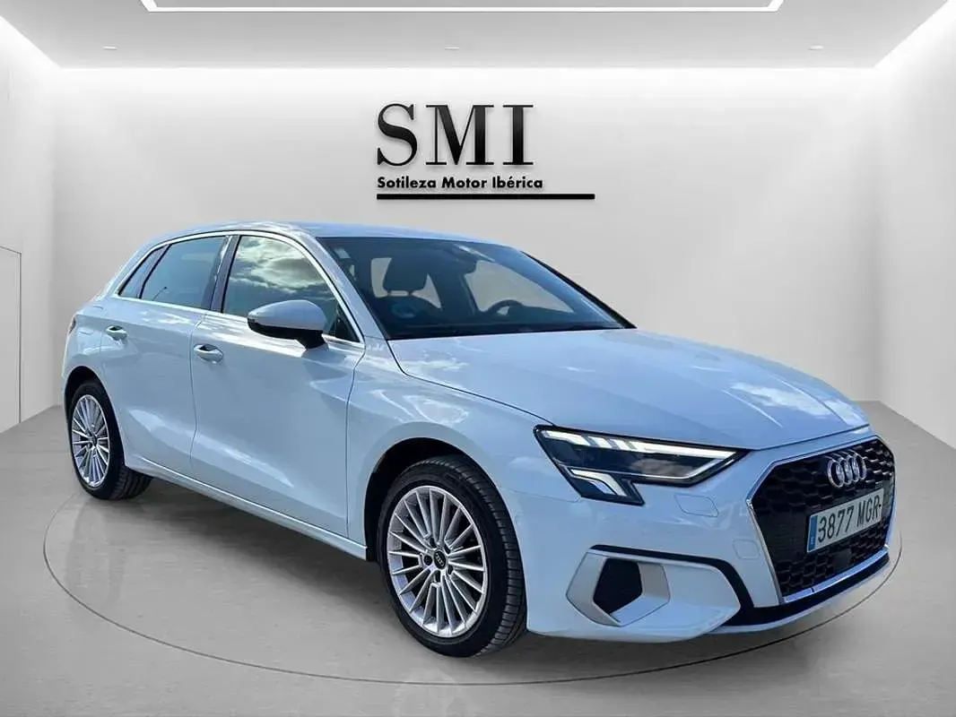 Usado Audi A3 Sportback Advanced 110 CV (80 kW) 2023 Blanco Utilitario