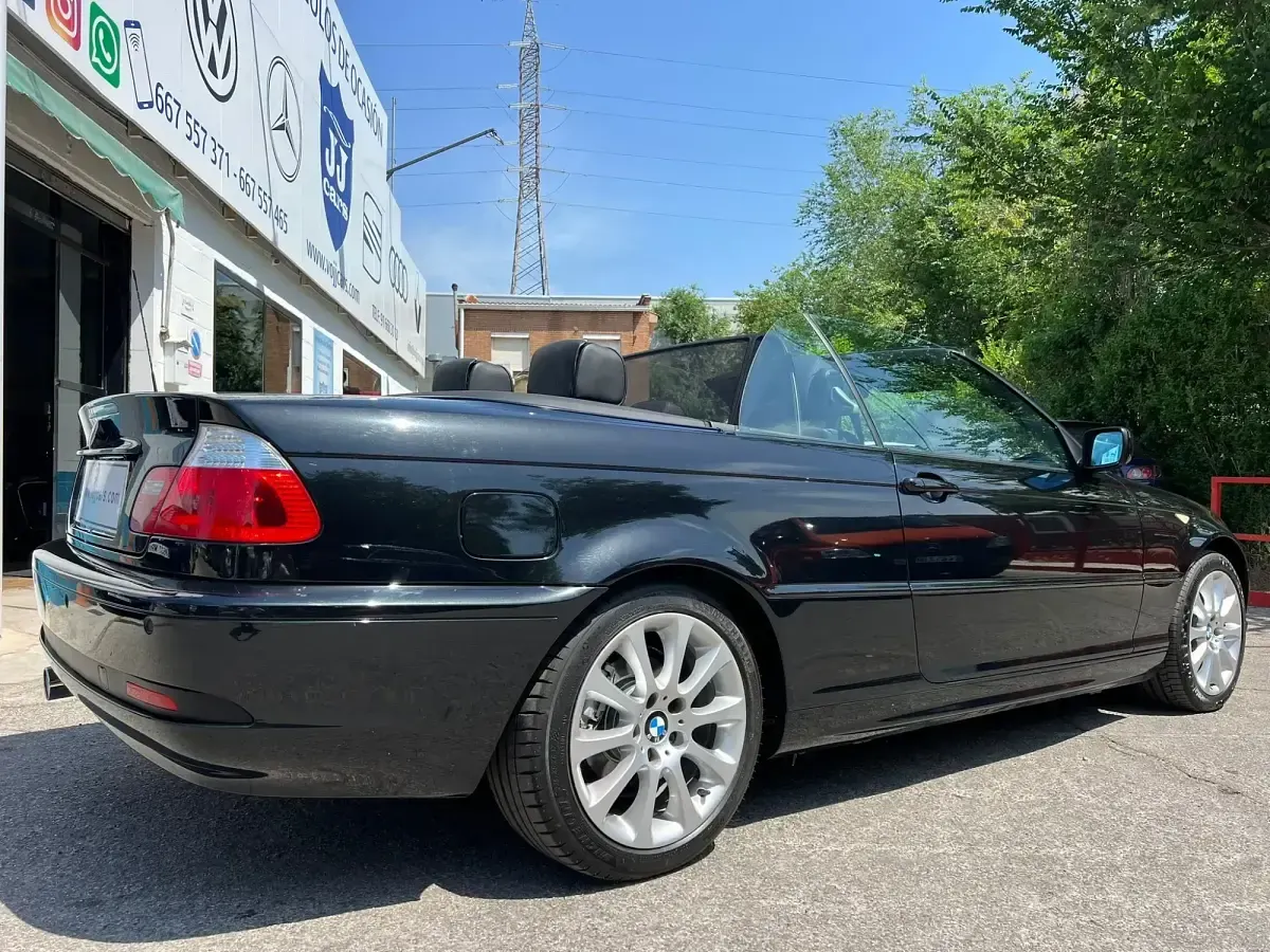 Usado BMW 318 Cabriolet 143 CV (105 kW) 2006 Negro Descapotable