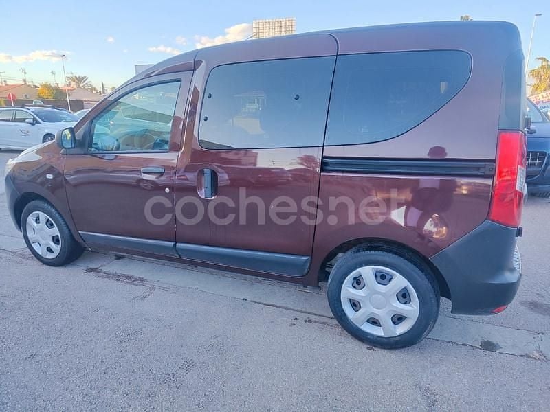 Usado Dacia Dokker 90 CV (66 kW) 2017 Beige Monovolumen