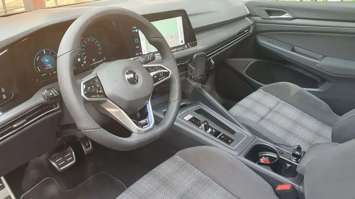 Usado VW Golf VIII GTE 245 CV (180 kW) 2021 Azul Utilitario