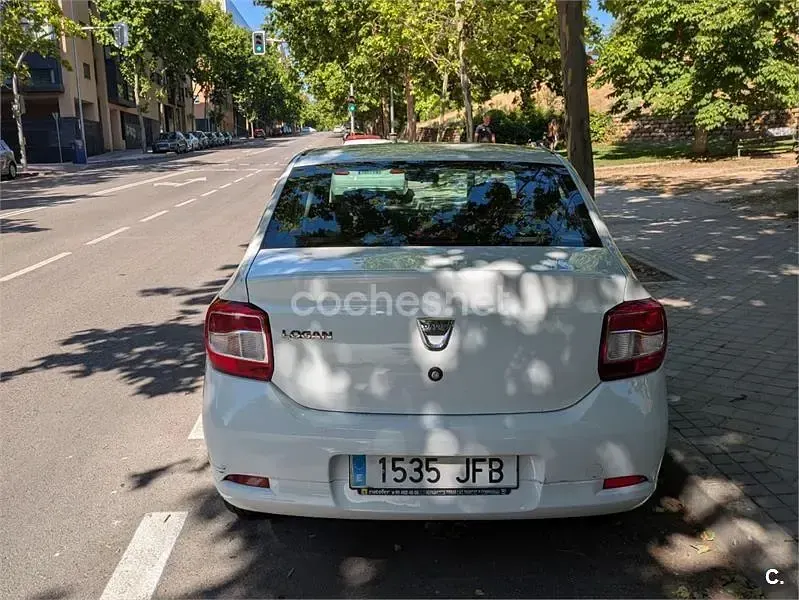Usado Dacia Logan Ambiance 75 CV (55 kW) 2018 Blanco Berlina