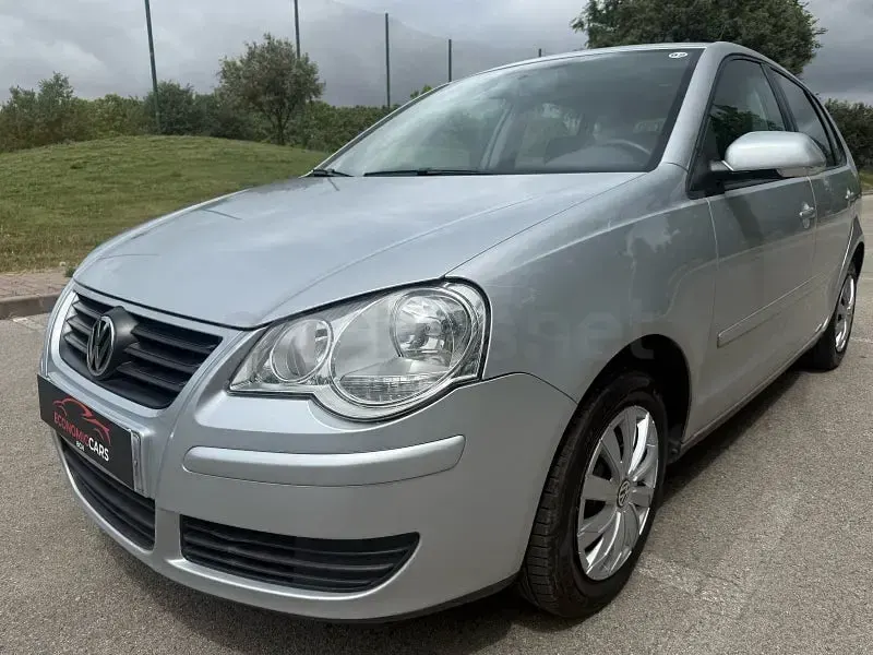 Usado VW Polo Highline 80 CV (58 kW) 2007 Gris / plata Utilitario