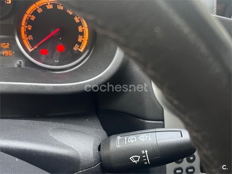 Usado Opel Corsa Selective 75 CV (55 kW) 2013 Gris / plata Berlina