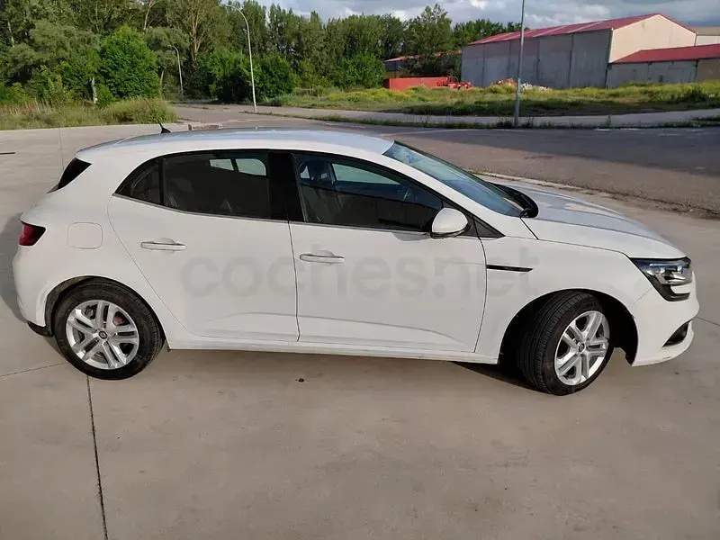 Usado Renault Mégane IV Bose Edition 115 CV (84 kW) 2020 Blanco Berlina