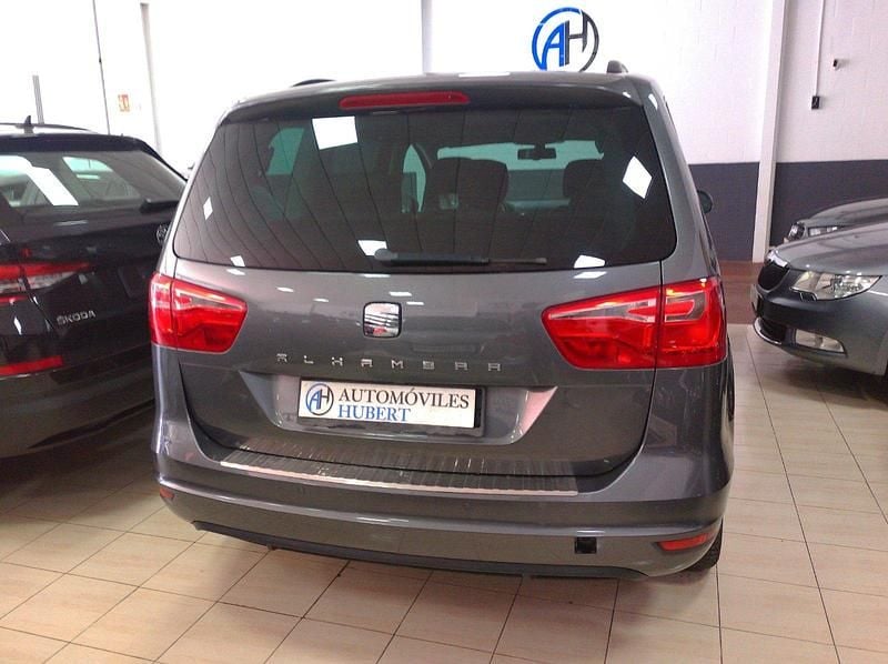 Usado Seat Alhambra Style 150 CV (110 kW) 2013 Gris / plata Monovolumen