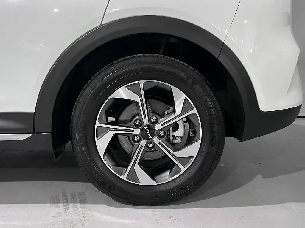 Usado Kia XCeed 115 CV (84 kW) 2025 Lunar silver (css) SUV