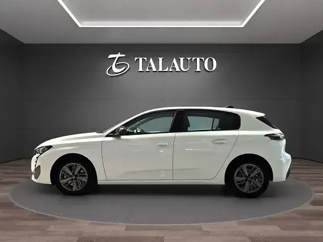 Usado Peugeot 308 Active 130 CV (95 kW) 2023 Blanco