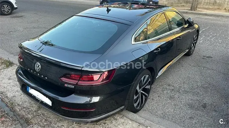 Usado VW Arteon R-line 239 CV (175 kW) 2018 Gris / plata Utilitario