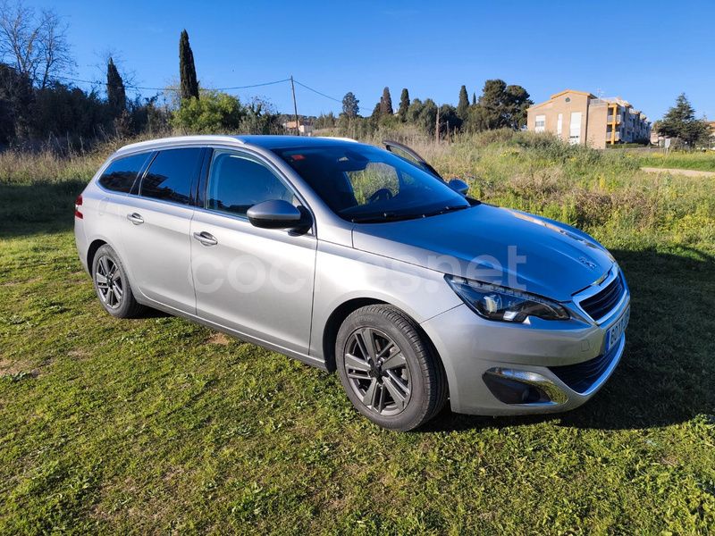 Gris / plata Usado 2017 Peugeot 308 Allure Familiar | 10.500 € (Buen precio) - Imagen 1/4
