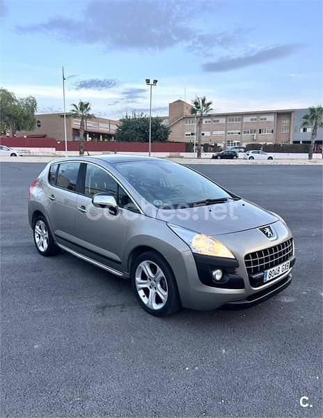 Beige Usado 2010 Peugeot 3008 Sport Berlina | 5250 € (Buen precio) - Imagen 1/3