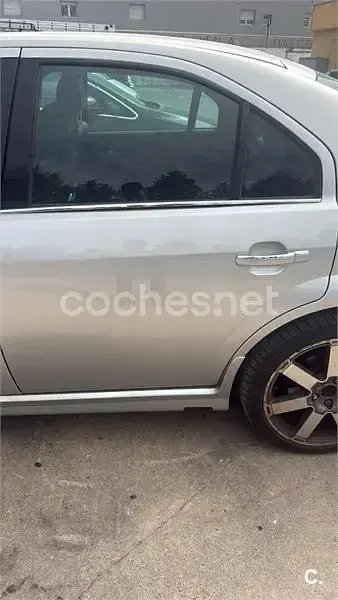 Usado Ford Mondeo Trend 130 CV (95 kW) 2007 Gris / plata Berlina
