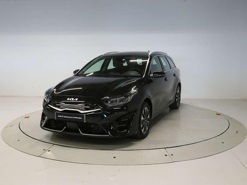 Negro Usado 2024 Kia Ceed Familiar | 27.455 € (Caro) - Imagen 1/4