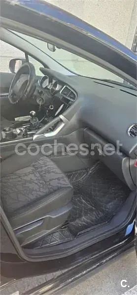 Usado Peugeot 3008 Premium 110 CV (80 kW) 2009 Negro Familiar