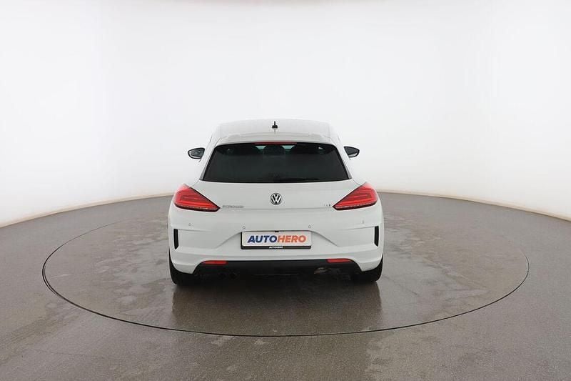 Usado VW Scirocco R-line BlueMotion 125 CV (91 kW) 2018 Blanco Coupe
