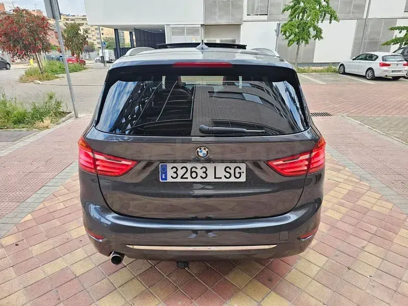 Usado BMW 218 150 CV (110 kW) 2017 Gris / plata Familiar
