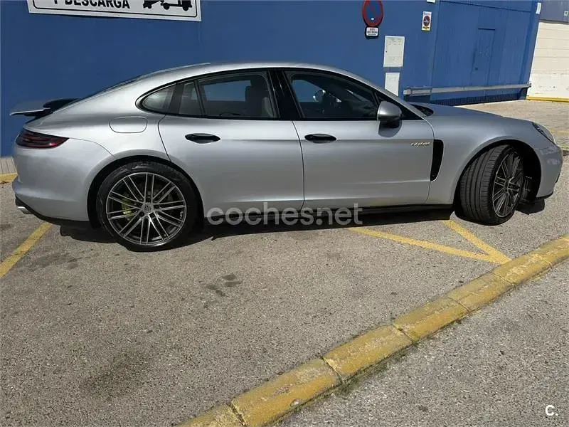 Usado Porsche Panamera 4 462 CV (339 kW) 2019 Gris / plata Berlina