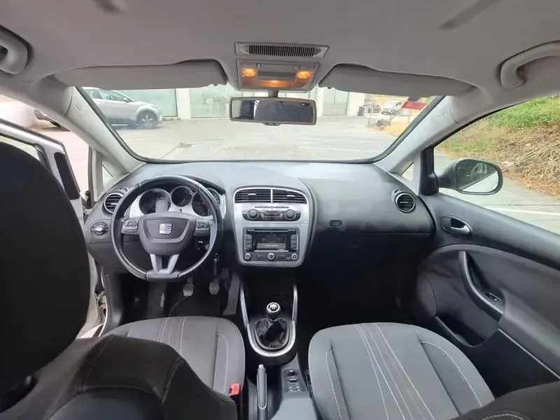 Usado Seat Altea XL Style 105 CV (77 kW) 2012 Blanco Monovolumen