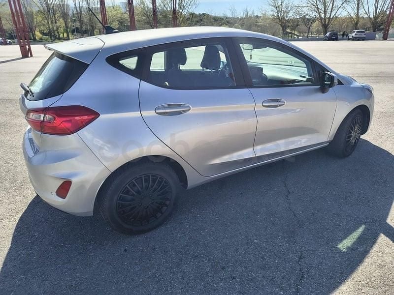 Usado Ford Fiesta Trend 95 CV (69 kW) 2020 Gris / plata Berlina