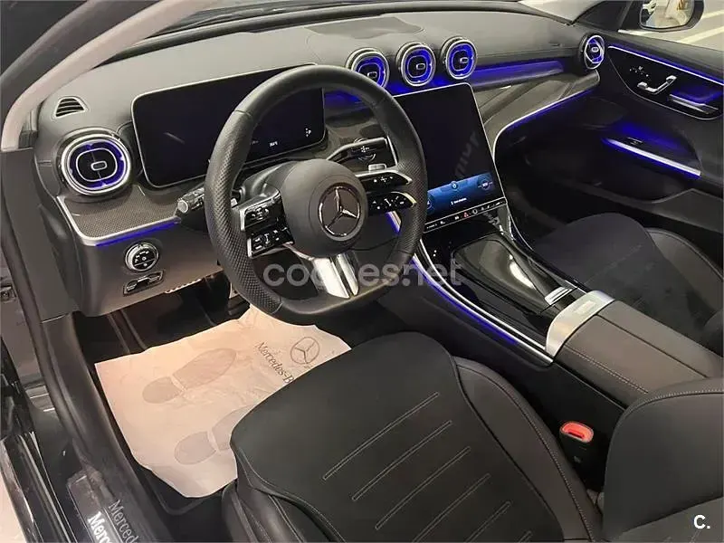 Usado Mercedes C220 200 CV (147 kW) 2023 Gris / plata Familiar