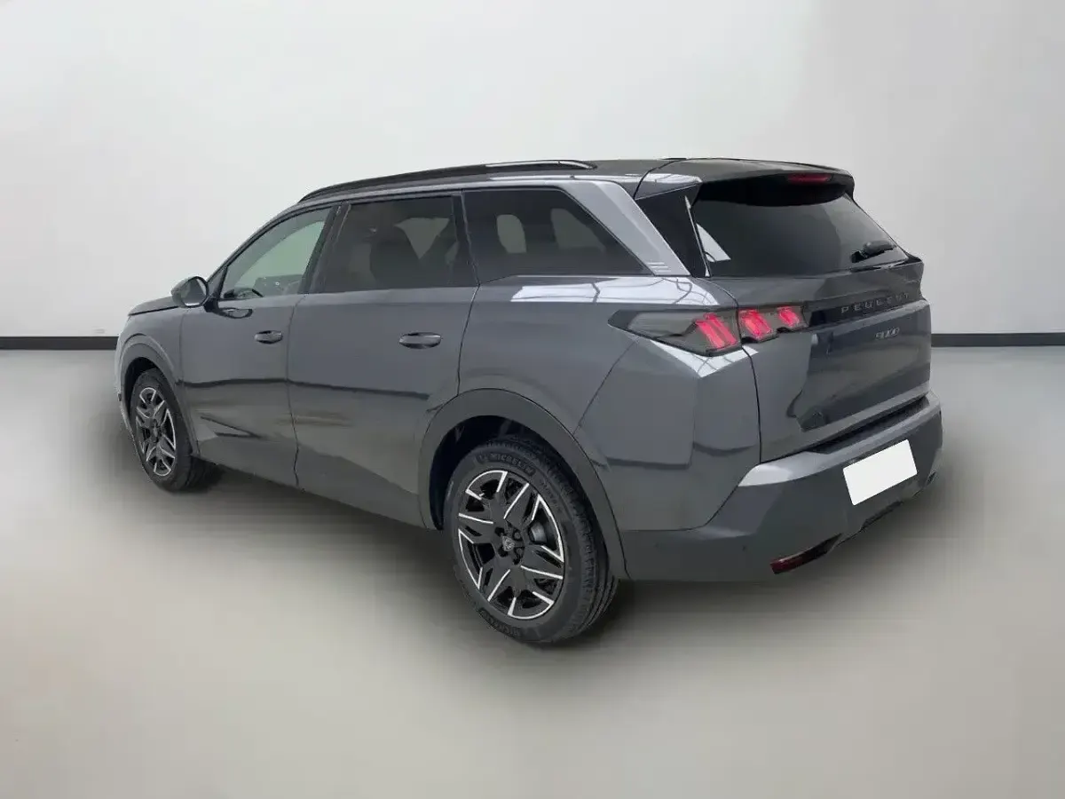 Nuevo Peugeot 5008 Allure 145 CV (106 kW) 2025 Gris Monovolumen