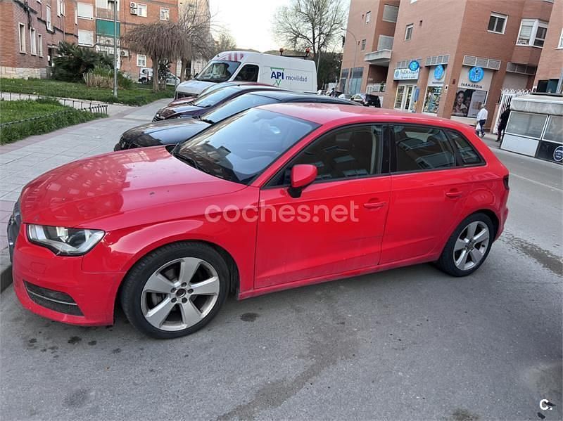 Usado Audi A3 Ambition 150 CV (110 kW) 2013 Rojo Berlina