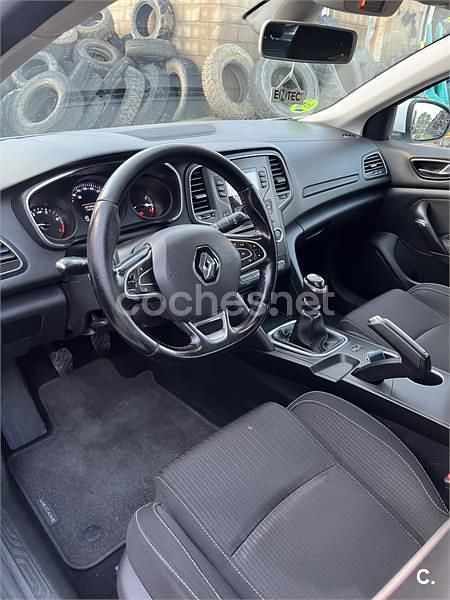 Usado Renault Mégane GrandTour Business 90 CV (66 kW) 2018 Blanco Familiar