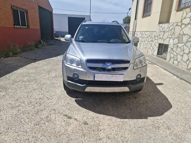 Usado Chevrolet Captiva LS 127 CV (93 kW) 2008 Gris / plata SUV